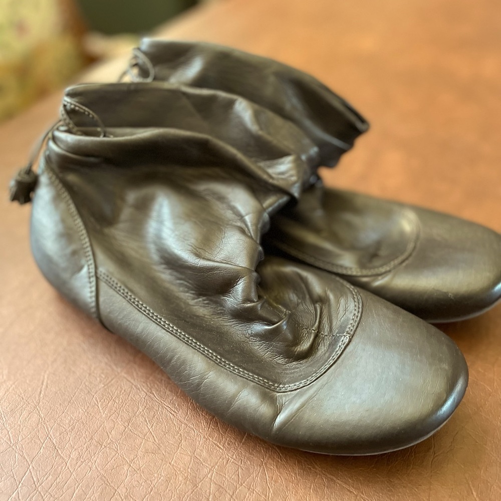 Cute little brown booties size 7.5